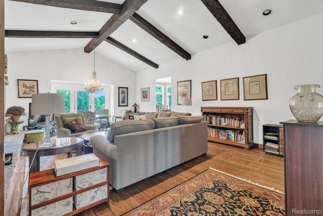 1887 Harvest Lane, Bloomfield Hills, MI 48302