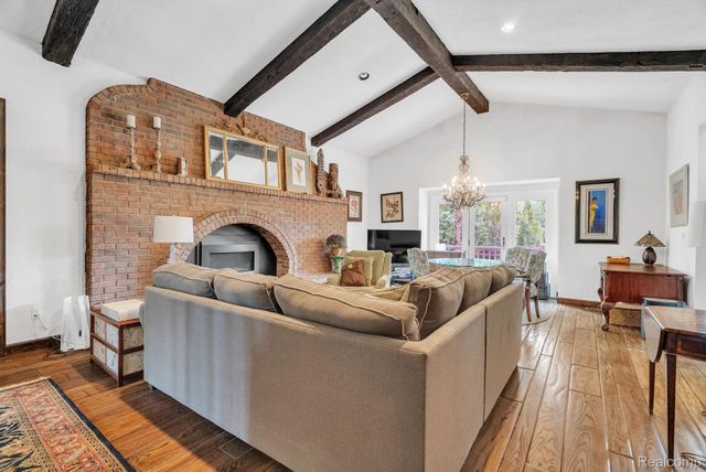 1887 Harvest Lane, Bloomfield Hills, MI 48302