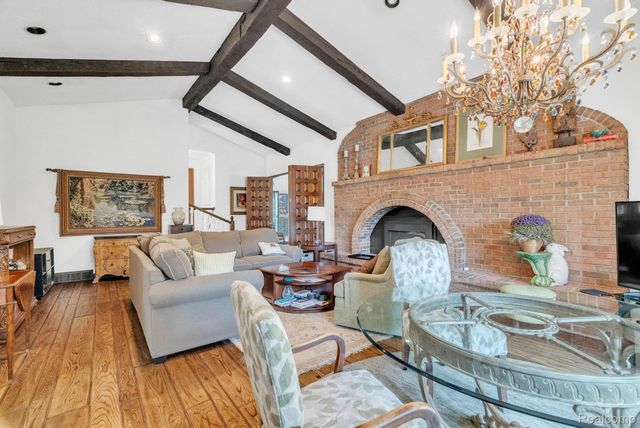 1887 Harvest Lane, Bloomfield Hills, MI 48302