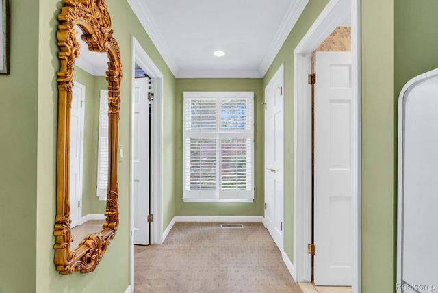 1887 Harvest Lane, Bloomfield Hills, MI 48302