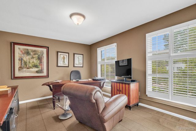 1887 Harvest Lane, Bloomfield Hills, MI 48302