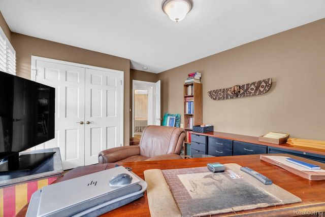 1887 Harvest Lane, Bloomfield Hills, MI 48302