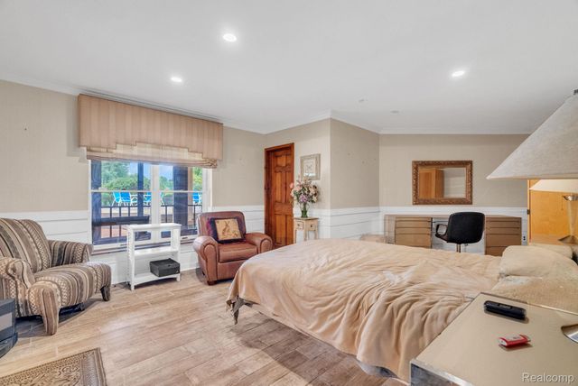 1887 Harvest Lane, Bloomfield Hills, MI 48302