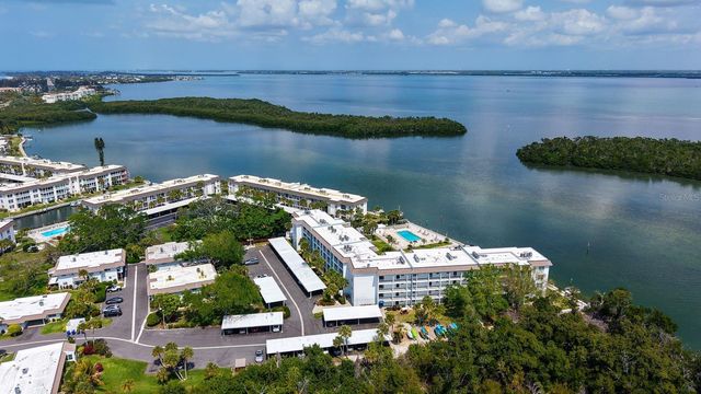 605 SUTTON PLACE 201, Longboat Key, FL 34228