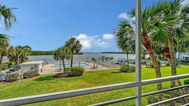 605 SUTTON PLACE 201, Longboat Key, FL 34228
