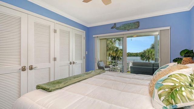 605 SUTTON PLACE 201, Longboat Key, FL 34228