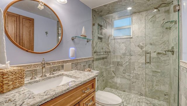 605 SUTTON PLACE 201, Longboat Key, FL 34228