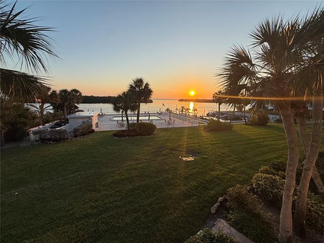 605 SUTTON PLACE 201, Longboat Key, FL 34228