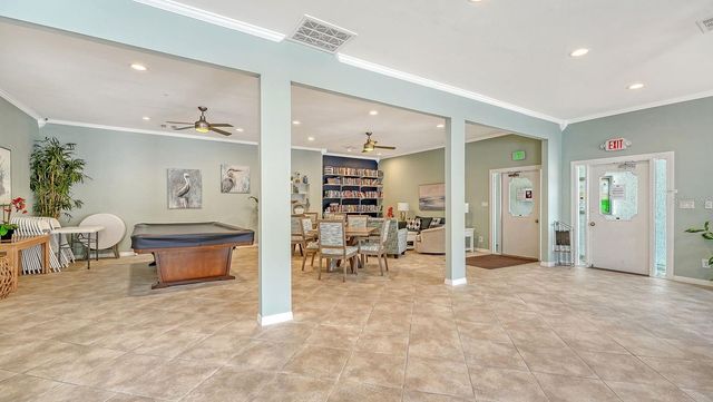 605 SUTTON PLACE 201, Longboat Key, FL 34228