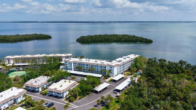 605 SUTTON PLACE 201, Longboat Key, FL 34228