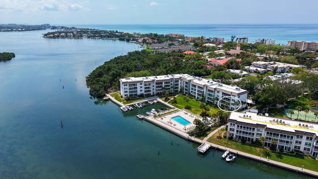 605 SUTTON PLACE 201, Longboat Key, FL 34228