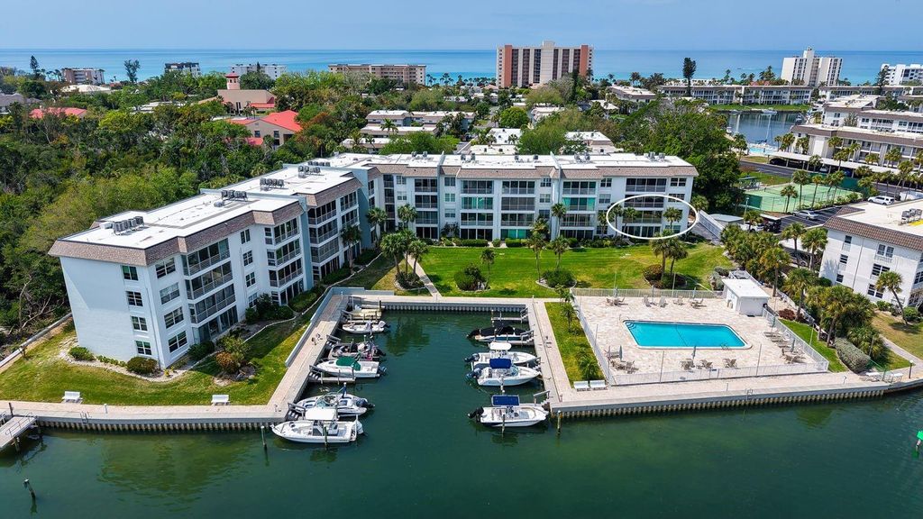 605 SUTTON PLACE 201, Longboat Key, FL 34228
