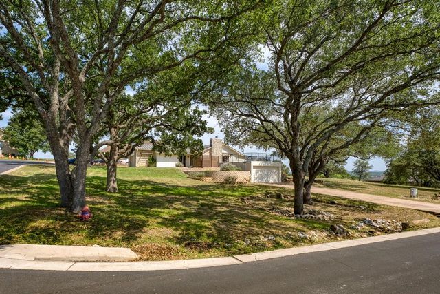 305 Onyx DR, Horseshoe Bay, TX 78657