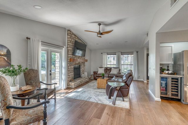 305 Onyx DR, Horseshoe Bay, TX 78657