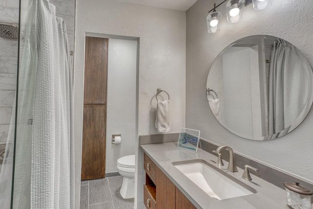 305 Onyx DR, Horseshoe Bay, TX 78657