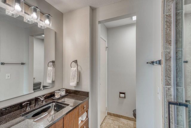 305 Onyx DR, Horseshoe Bay, TX 78657