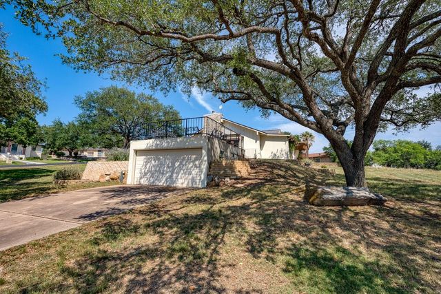 305 Onyx DR, Horseshoe Bay, TX 78657