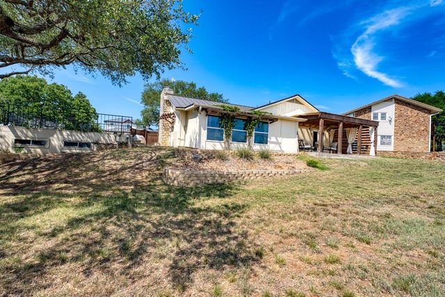 305 Onyx DR, Horseshoe Bay, TX 78657