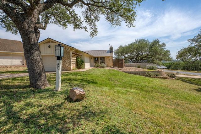 305 Onyx DR, Horseshoe Bay, TX 78657
