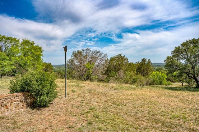 305 Onyx DR, Horseshoe Bay, TX 78657
