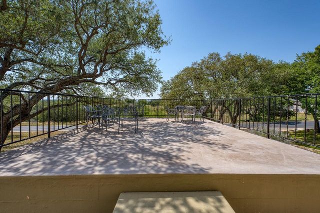 305 Onyx DR, Horseshoe Bay, TX 78657