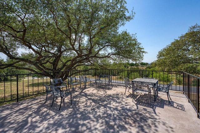 305 Onyx DR, Horseshoe Bay, TX 78657