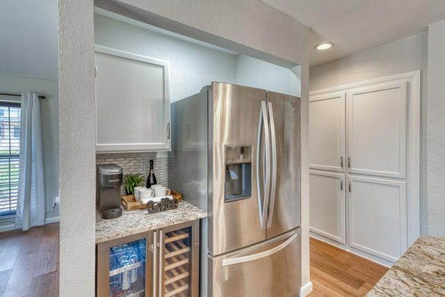 305 Onyx DR, Horseshoe Bay, TX 78657