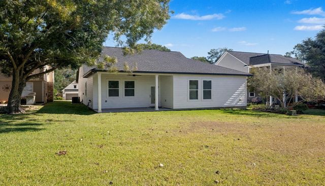 4917 Pleasure Lake Lane, Willis, TX 77318