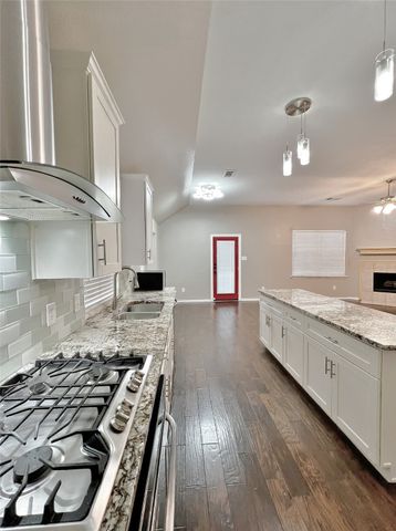 4003 Greenwood Way, Mansfield, TX 76063