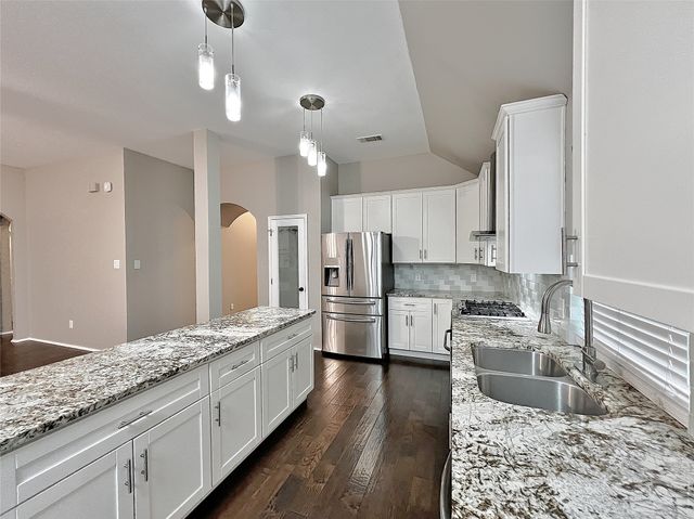 4003 Greenwood Way, Mansfield, TX 76063