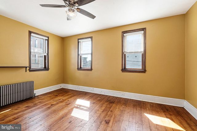 1101 CREASE ST, Philadelphia, PA 19125