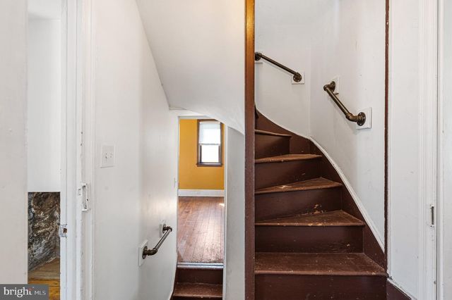 1101 CREASE ST, Philadelphia, PA 19125