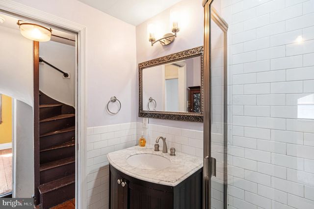 1101 CREASE ST, Philadelphia, PA 19125