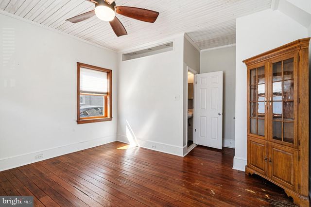 1101 CREASE ST, Philadelphia, PA 19125