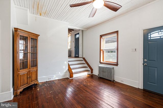 1101 CREASE ST, Philadelphia, PA 19125