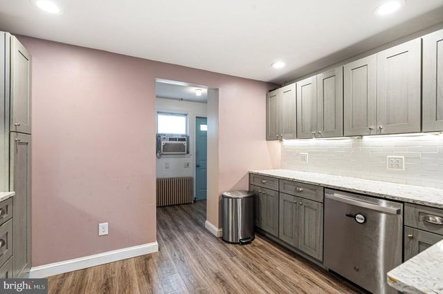 1101 CREASE ST, Philadelphia, PA 19125