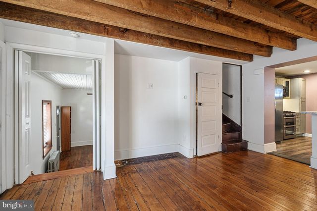 1101 CREASE ST, Philadelphia, PA 19125