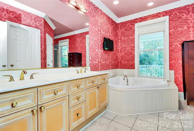 304 S Canterbury Road, Charlotte, NC 28211