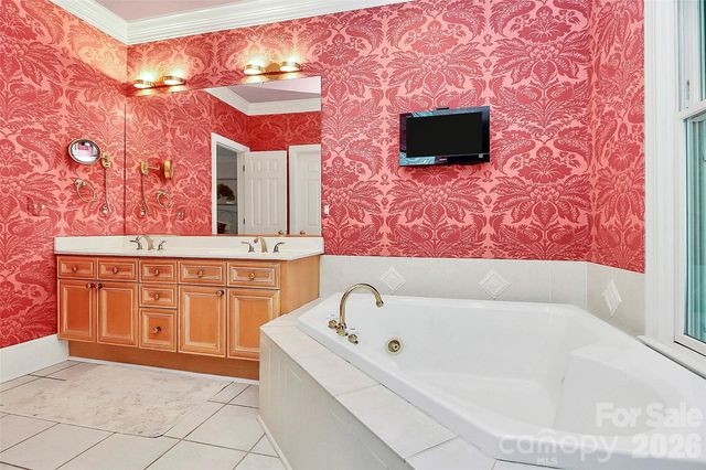 304 S Canterbury Road, Charlotte, NC 28211