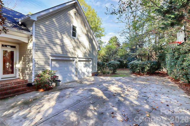 304 S Canterbury Road, Charlotte, NC 28211