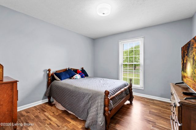 136 Harding Dr, Mt Washington, KY 40047