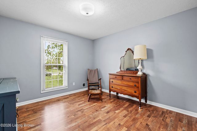 136 Harding Dr, Mt Washington, KY 40047