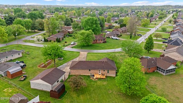 136 Harding Dr, Mt Washington, KY 40047