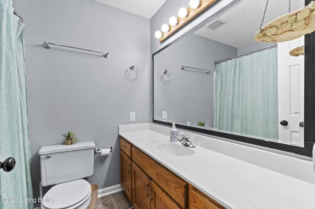 136 Harding Dr, Mt Washington, KY 40047