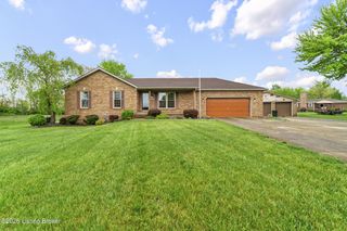 136 Harding Dr, Mt Washington, KY 40047