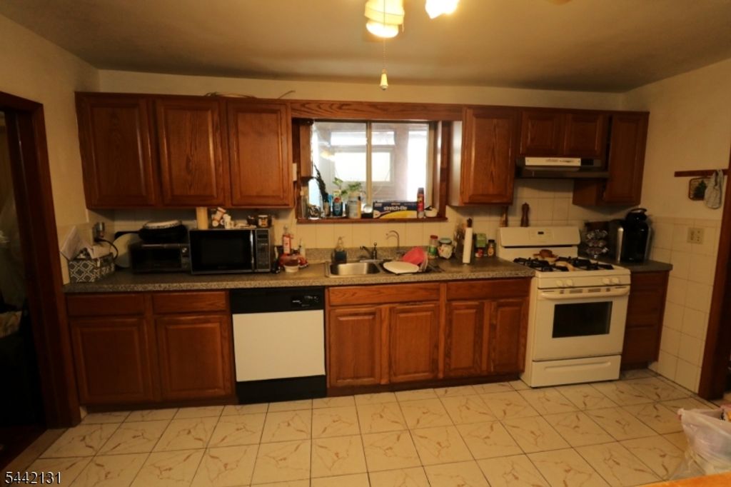 119 Pacific St, Newark City, NJ 07105 — photo 5
