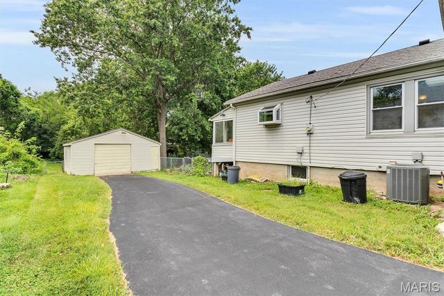 2519 Spencer Avenue, Overland, MO 63114