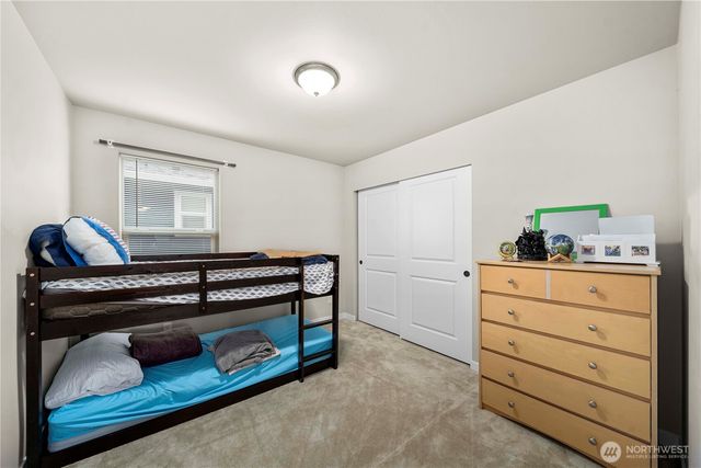 912 Vine Maple Street SE, Lacey, WA 98503