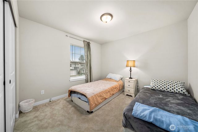 912 Vine Maple Street SE, Lacey, WA 98503