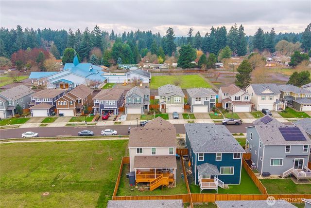 912 Vine Maple Street SE, Lacey, WA 98503